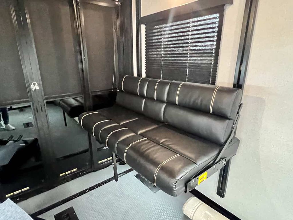 キャビネット 2023 Keystone Fuzion 419 - National Vehicle
