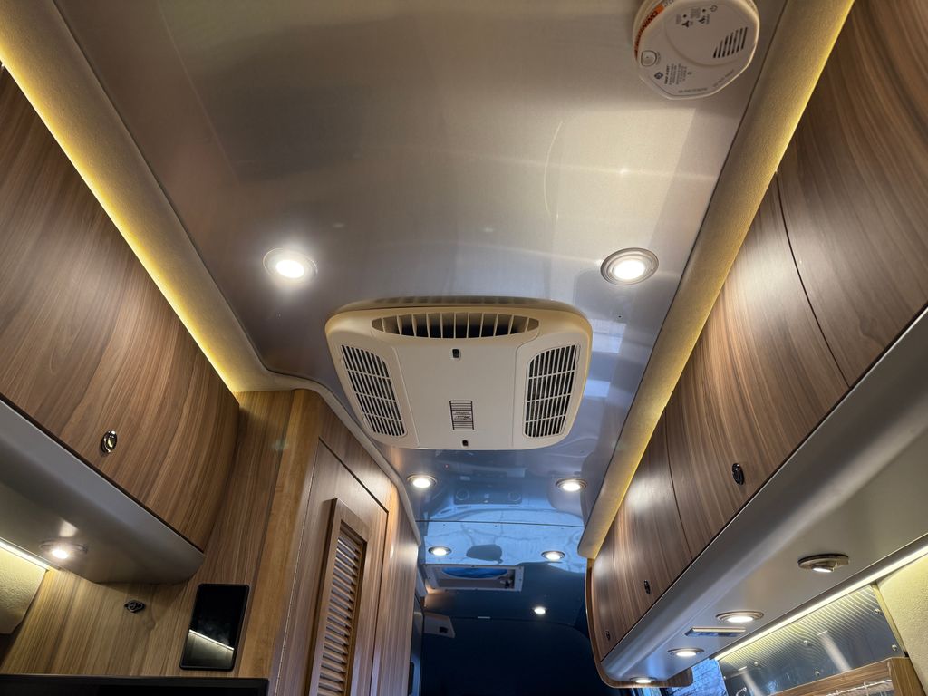 2023 Airstream Tommy Bahama Interstate 24GT - National Vehicle