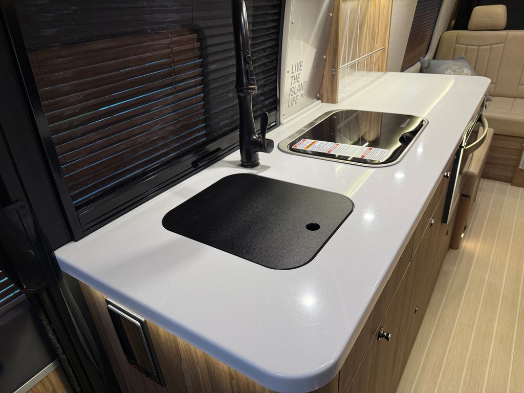 2023 Airstream Tommy Bahama Interstate 24GT - National Vehicle