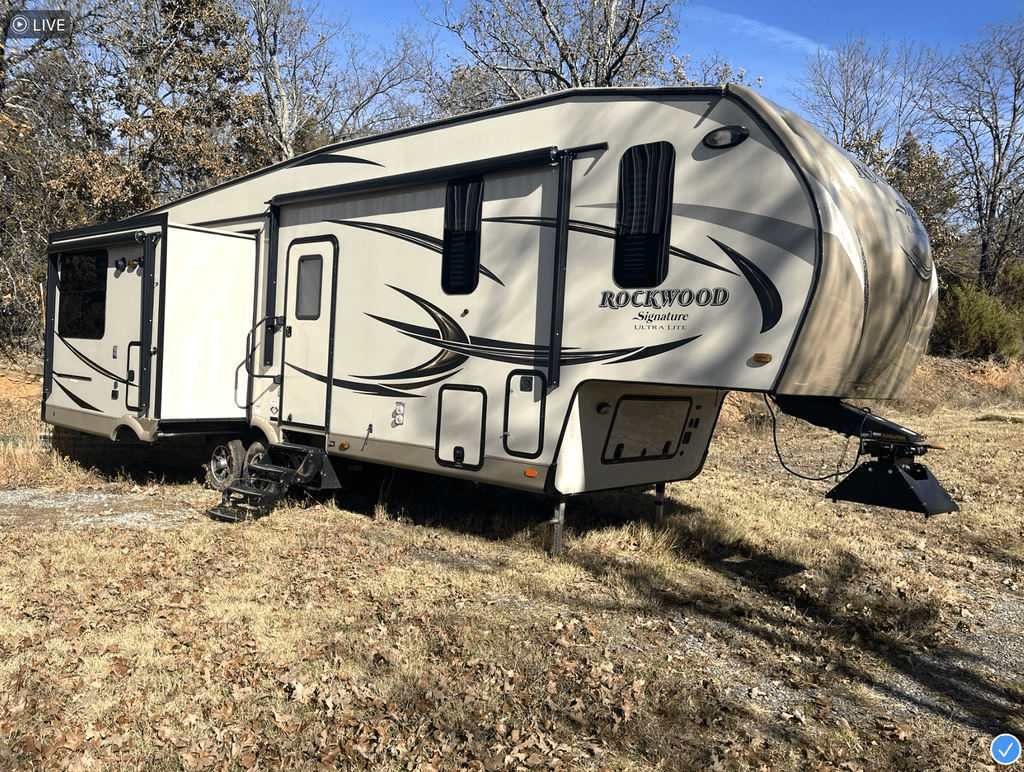 2017 Forest River Rockwood Signature Ultra Lite 8299BS - National