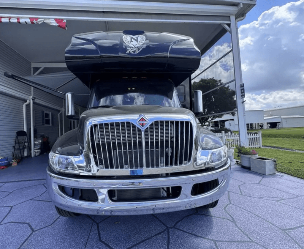 2023 NeXus Wraith 34W - National Vehicle