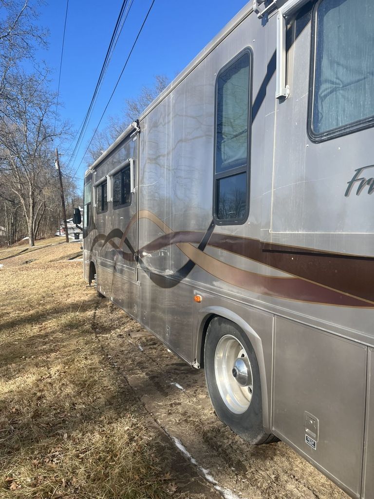2004 Gulf Stream Friendship G7 8411 - National Vehicle