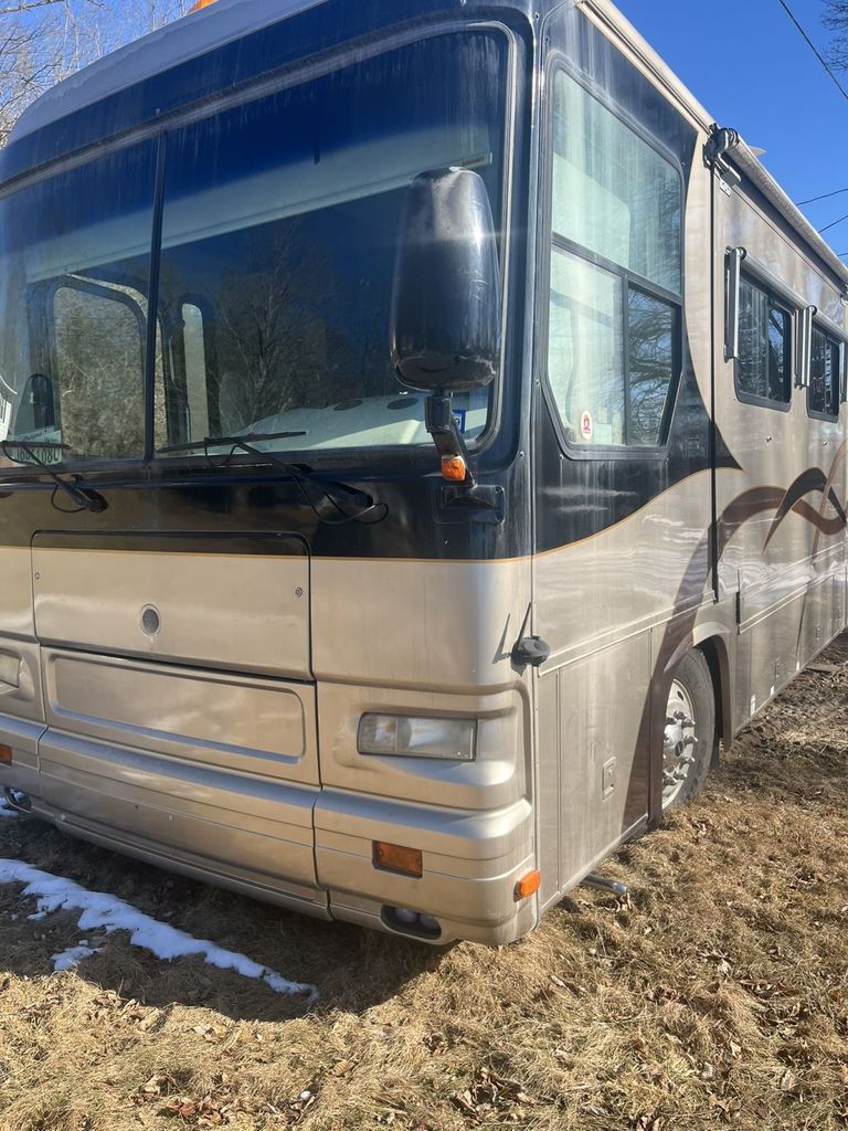 2004 Gulf Stream Friendship G7 8411 - National Vehicle