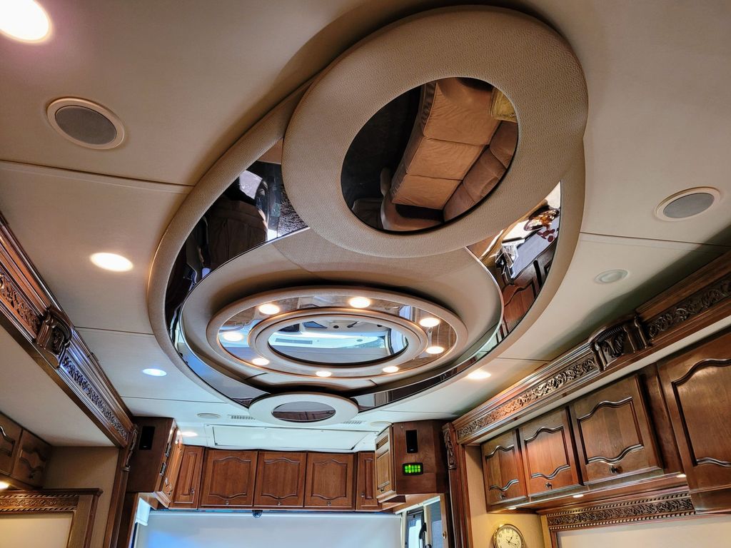 2008 Monaco Signature Cambridge IV - National Vehicle