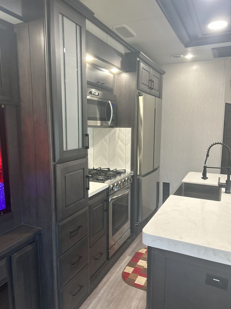 2022 DRV Mobile Suites 39DBRS3 - National Vehicle