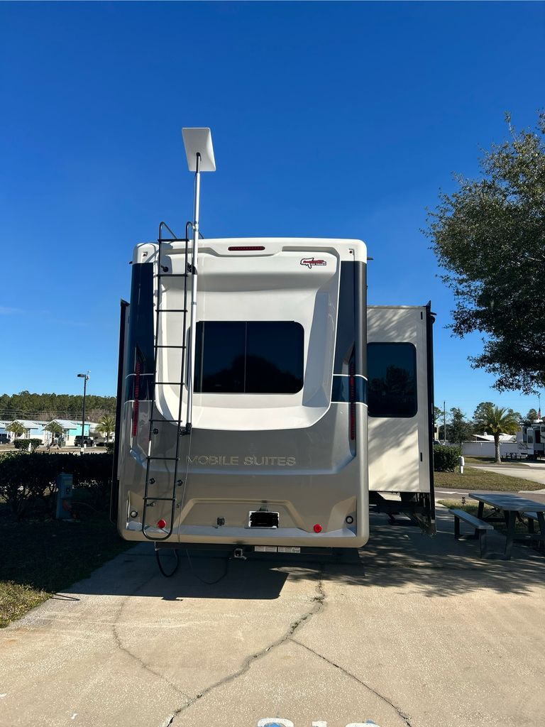 2022 DRV Mobile Suites 39DBRS3 - National Vehicle