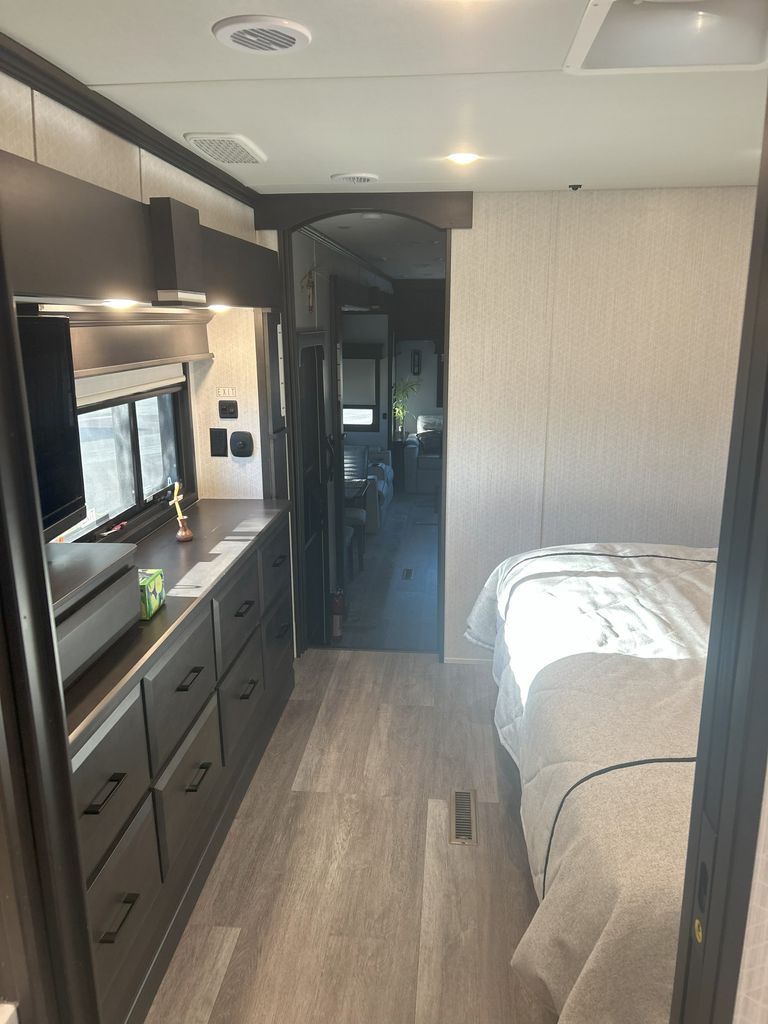 2022 DRV Mobile Suites 39DBRS3 - National Vehicle