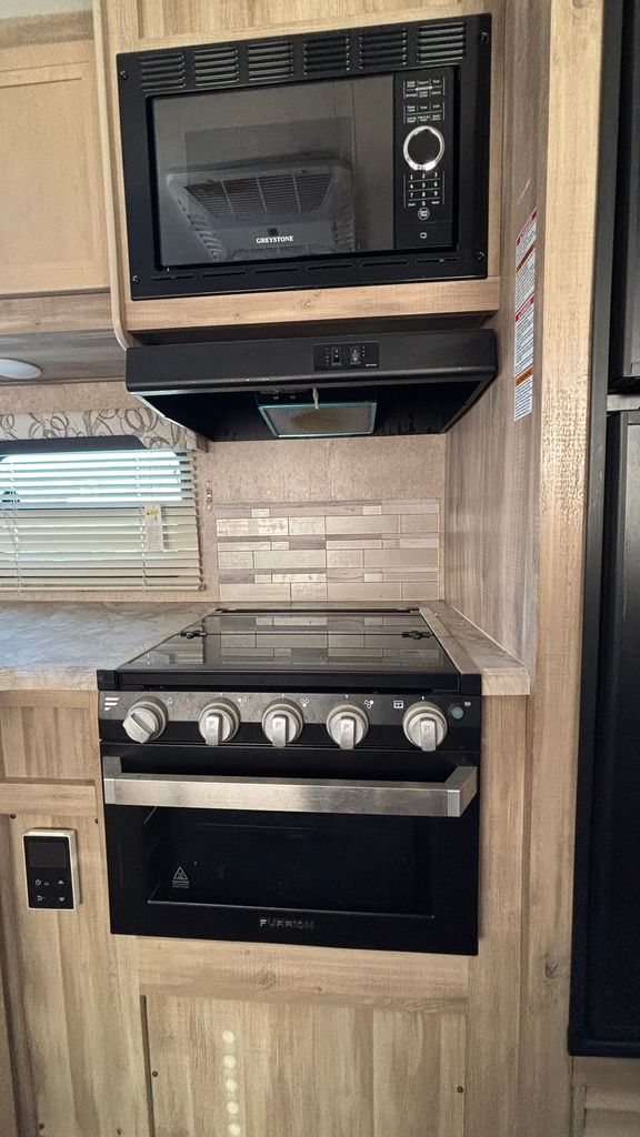 meyu 2020 Coachmen Catalina Legacy 343BHTS - National Vehicle