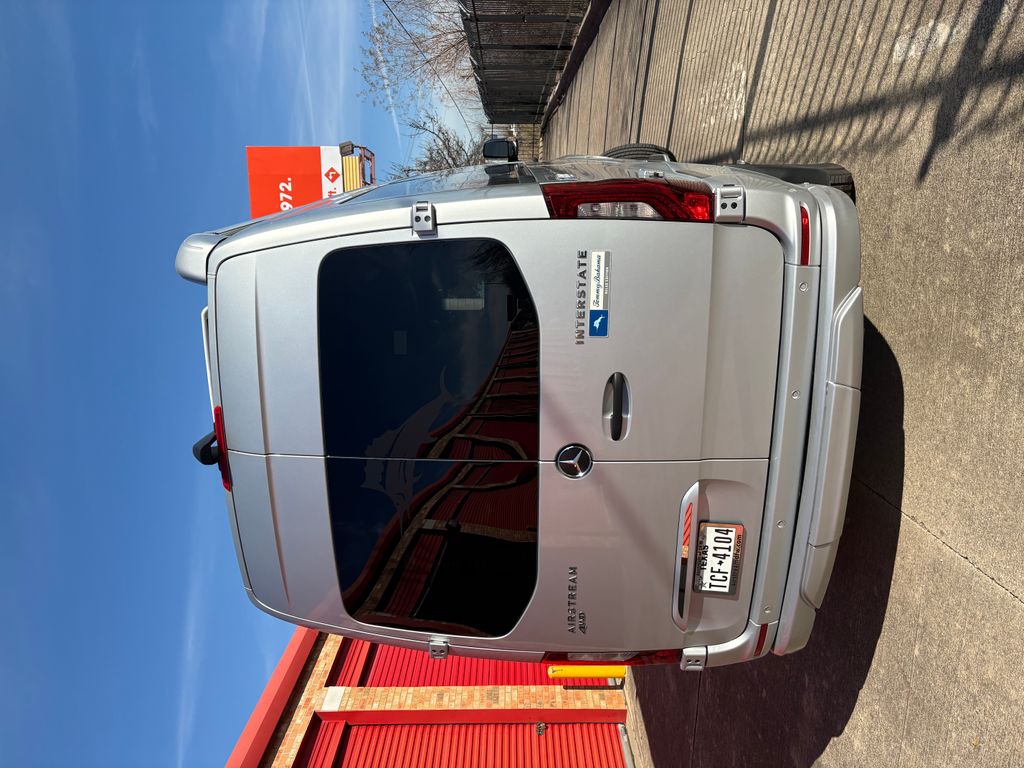 2023 Airstream Interstate 19 Tommy Bahama 4x4 - National Vehicle