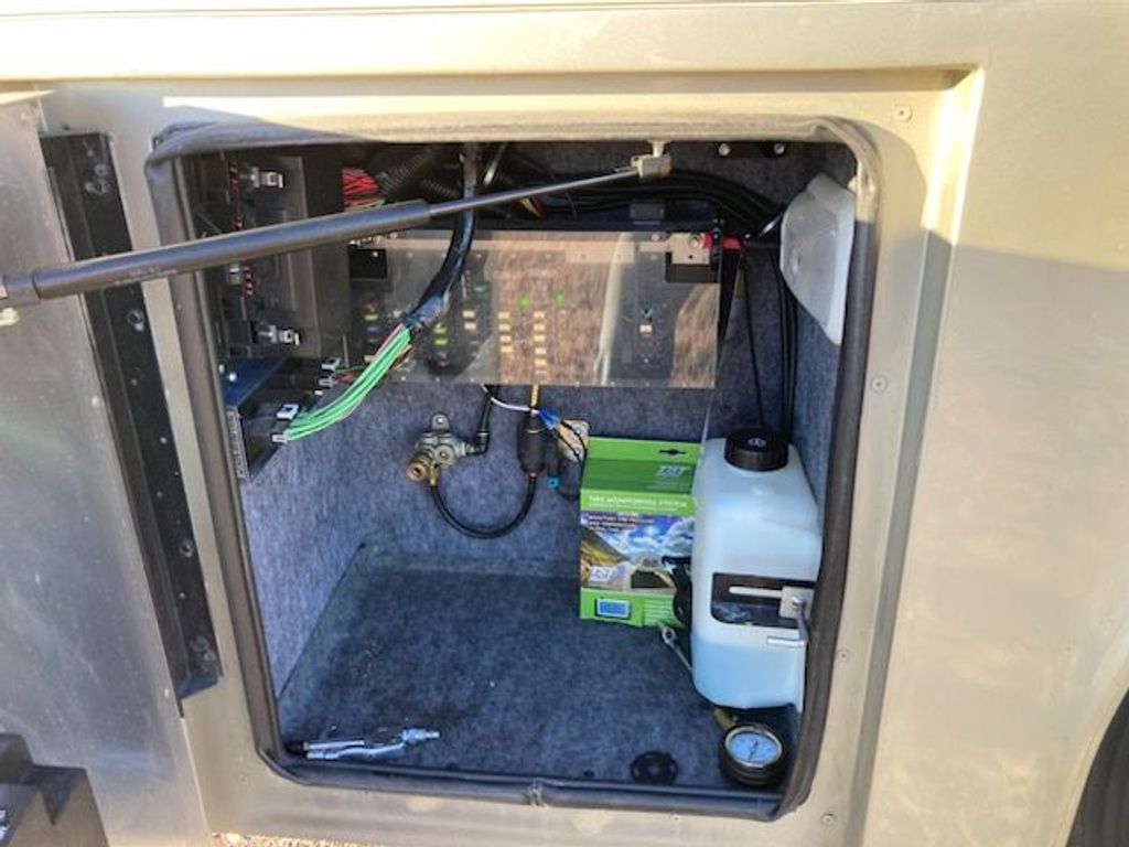 2013 Tiffin Motorhomes Phaeton 36GH - National Vehicle