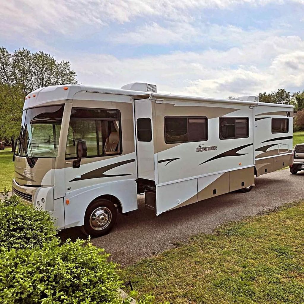にー 2008 Winnebago Sightseer 35J - National Vehicle