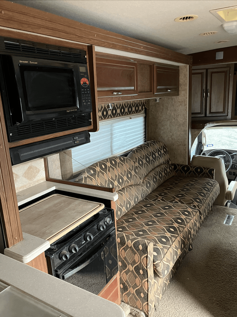 2006 Winnebago Minnie Winnie 30V - National Vehicle