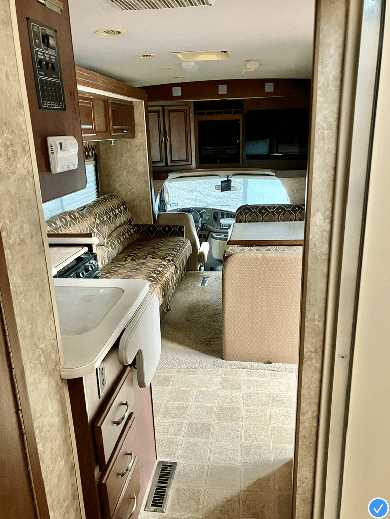 2006 Winnebago Minnie Winnie 30V - National Vehicle