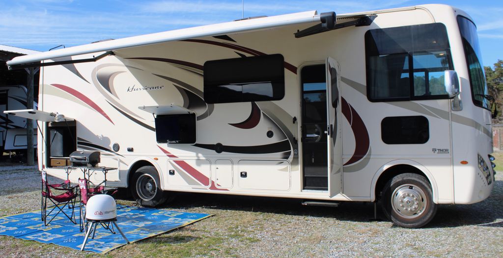2018 Thor Motor Coach Hurricane 29M - National Vehicle