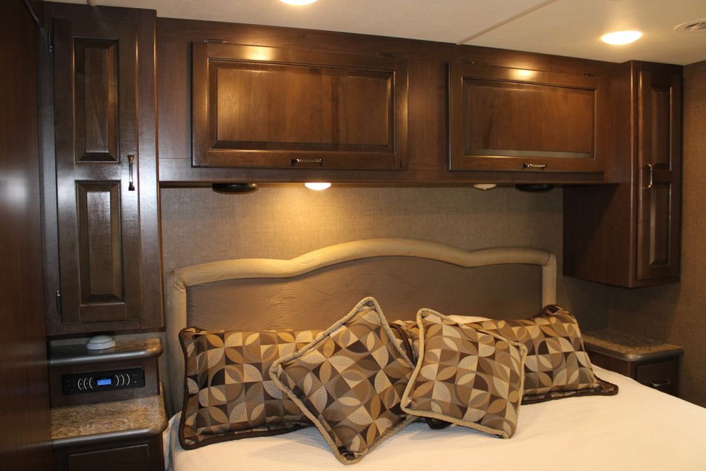2018 Thor Motor Coach Hurricane 29M - National Vehicle
