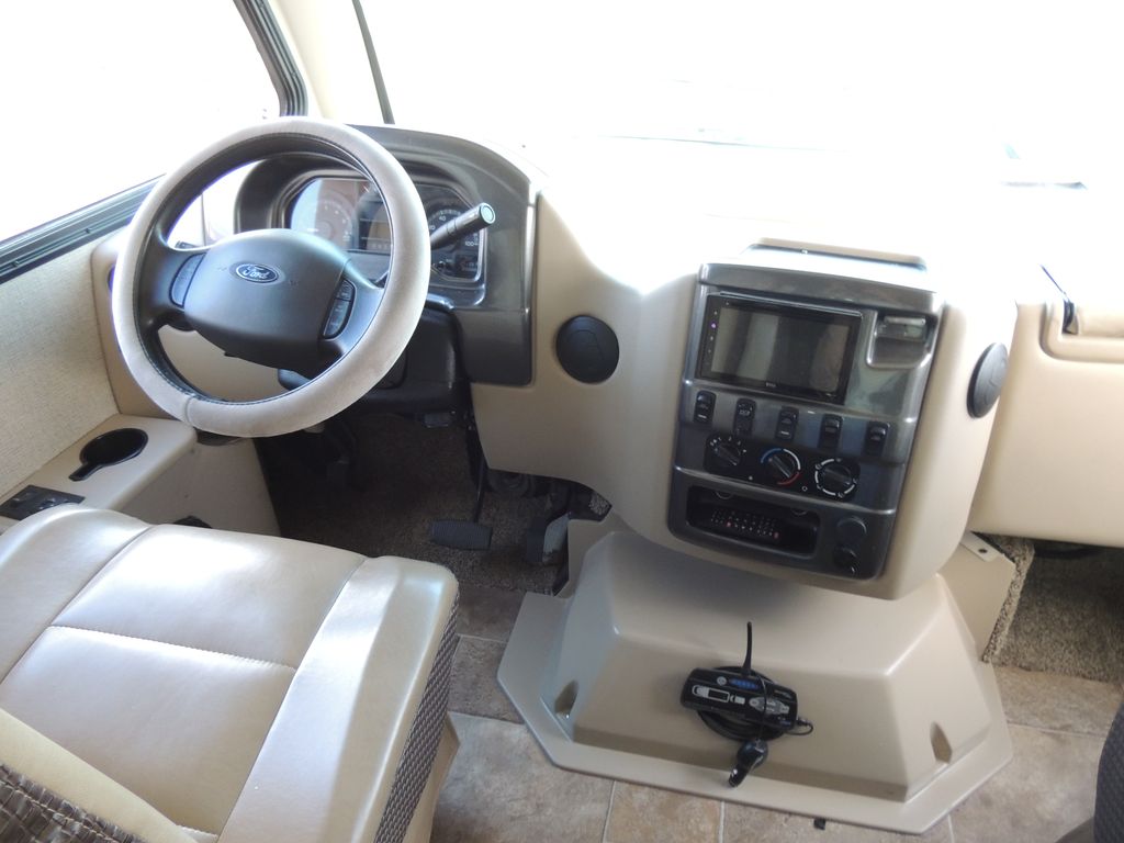 2017 Thor Motor Coach Vegas 25.2 - National Vehicle