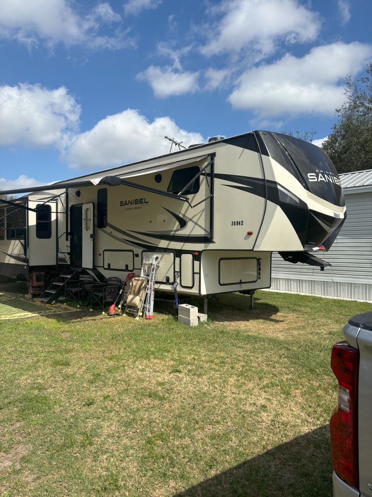 2021 Prime Time Sanibel 3902WB - National Vehicle