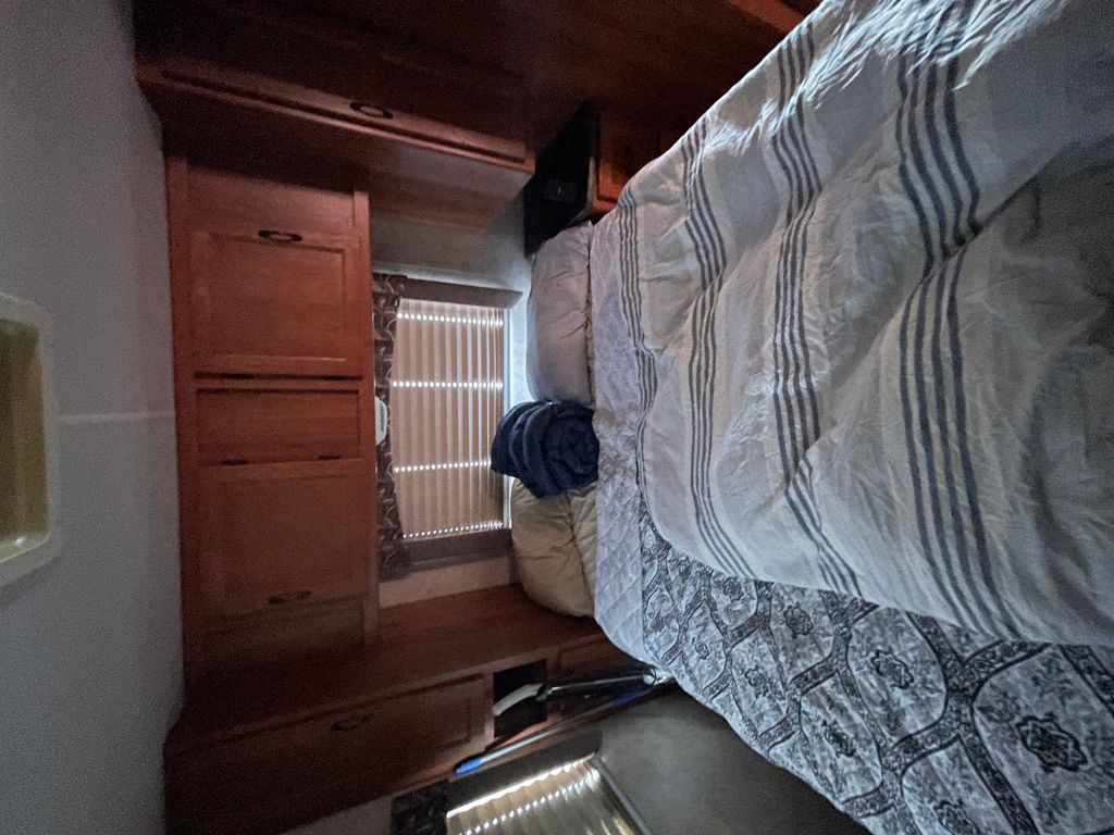 ベッド 2011 Coachmen Freelander 32BH - National Vehicle