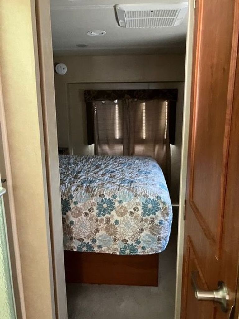 2012 Holiday Rambler Vacationer 32WBD - National Vehicle