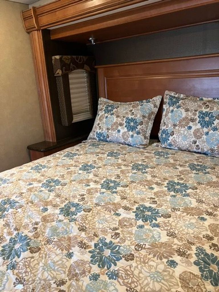 2012 Holiday Rambler Vacationer 32WBD - National Vehicle