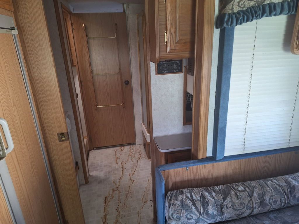 1998 Fleetwood Bounder 36S - National Vehicle