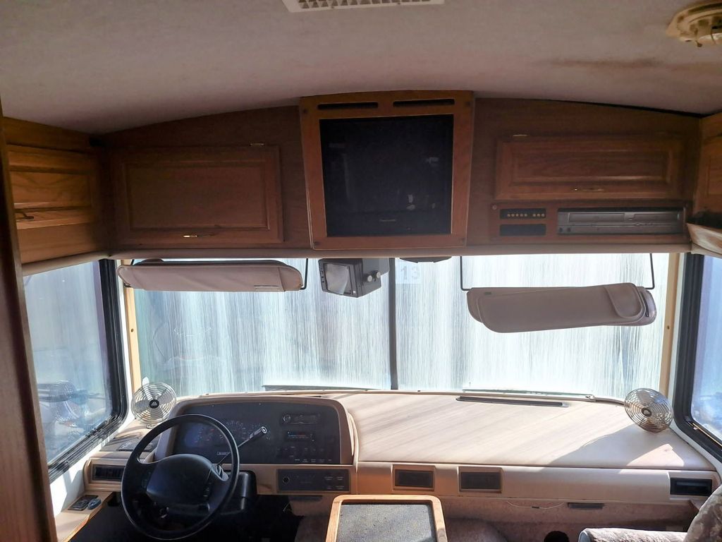 フライトＵＰ 1998 Fleetwood Bounder 36S - National Vehicle