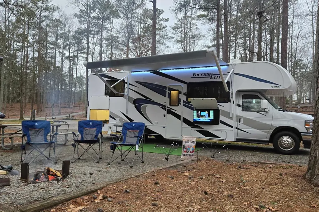2024 Thor Motor Coach Freedom Elite 28HE - National Vehicle