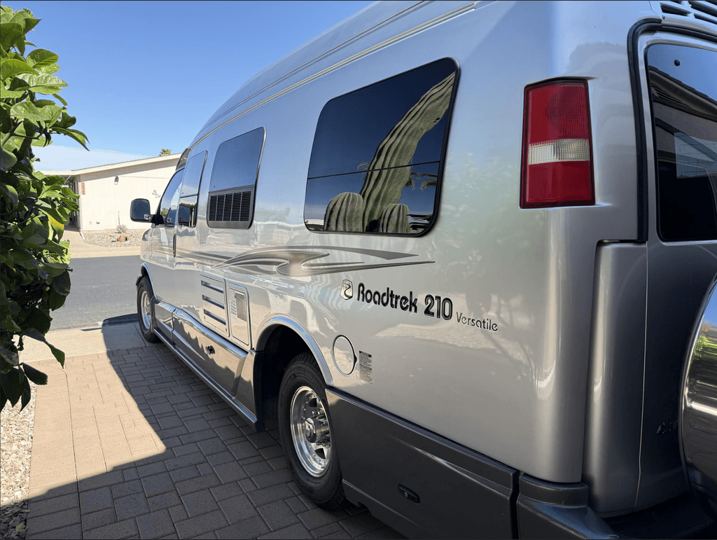 2008 Roadtrek Versatile 210 - National Vehicle
