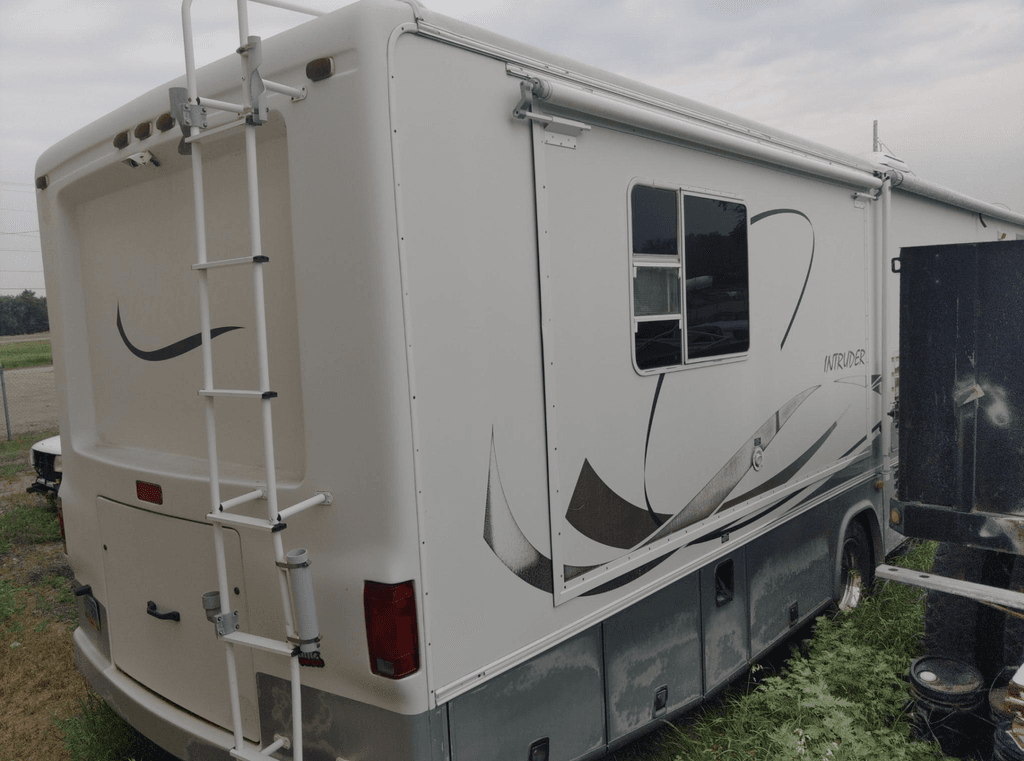 2000 Damon Intruder 359 - National Vehicle