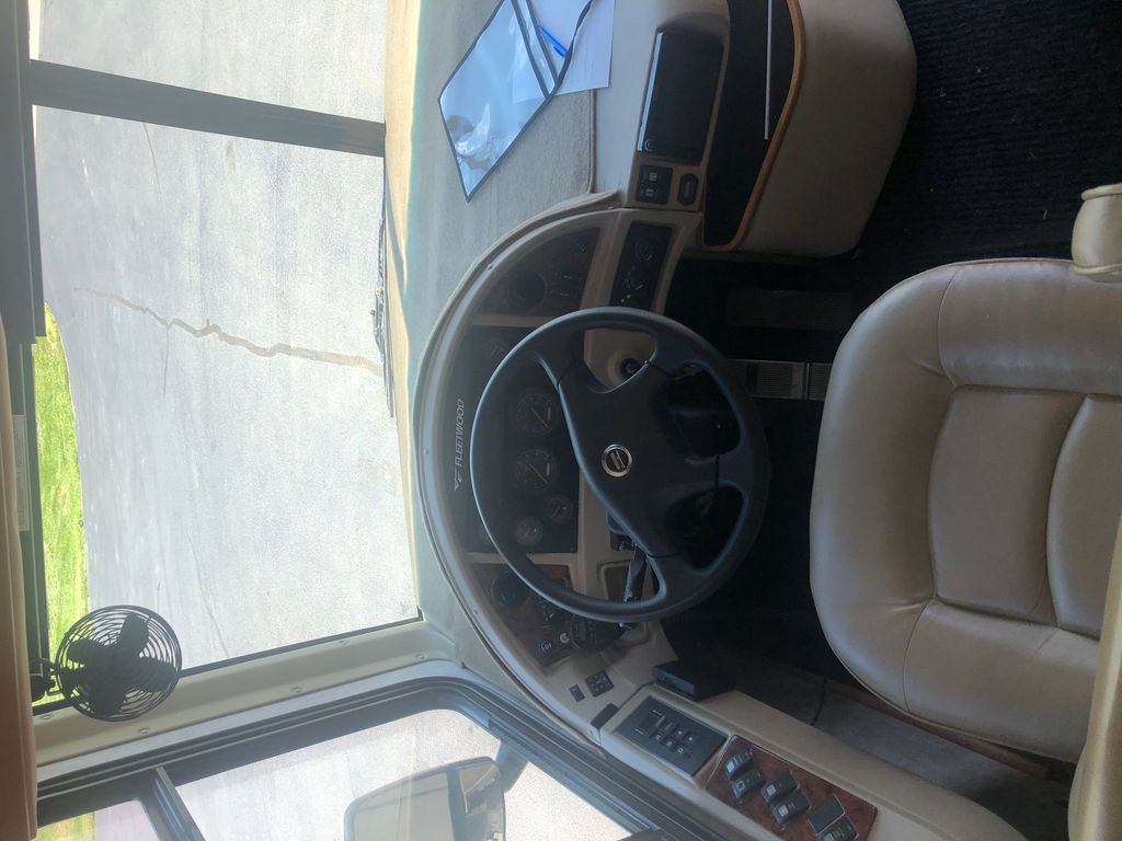 2007 Fleetwood Bounder 38S - National Vehicle