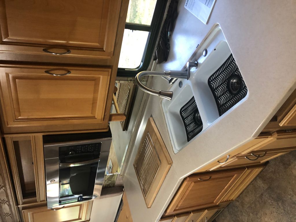 2007 Fleetwood Bounder 38S - National Vehicle