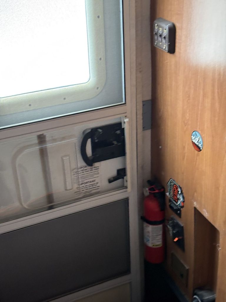 2002 Coachmen Leprechaun 290RF - National Vehicle
