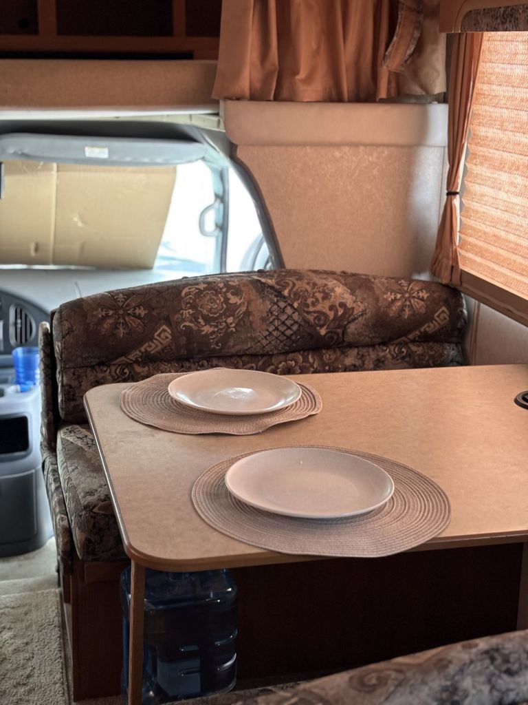 2002 Coachmen Leprechaun 290RF - National Vehicle