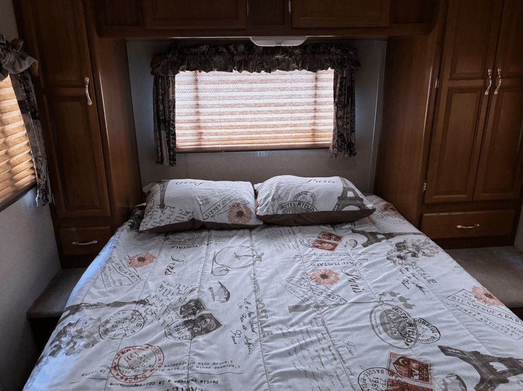 2002 Coachmen Leprechaun 290RF - National Vehicle