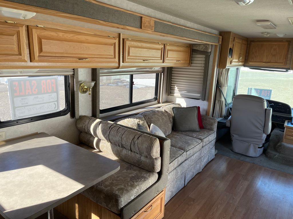 2002 Fleetwood Bounder 31W - National Vehicle
