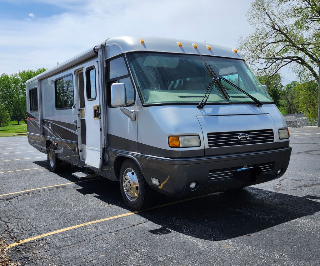 2005 Airstream Land Yacht 30 - National Vehicle