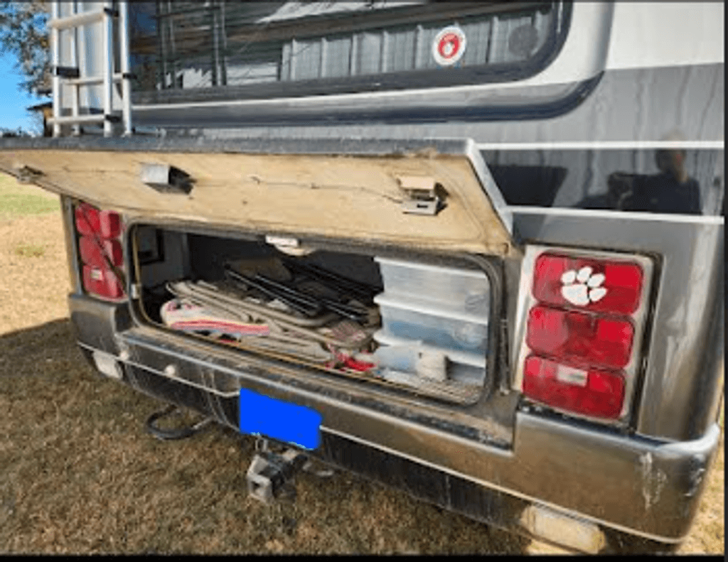 2005 Airstream Land Yacht 30 - National Vehicle
