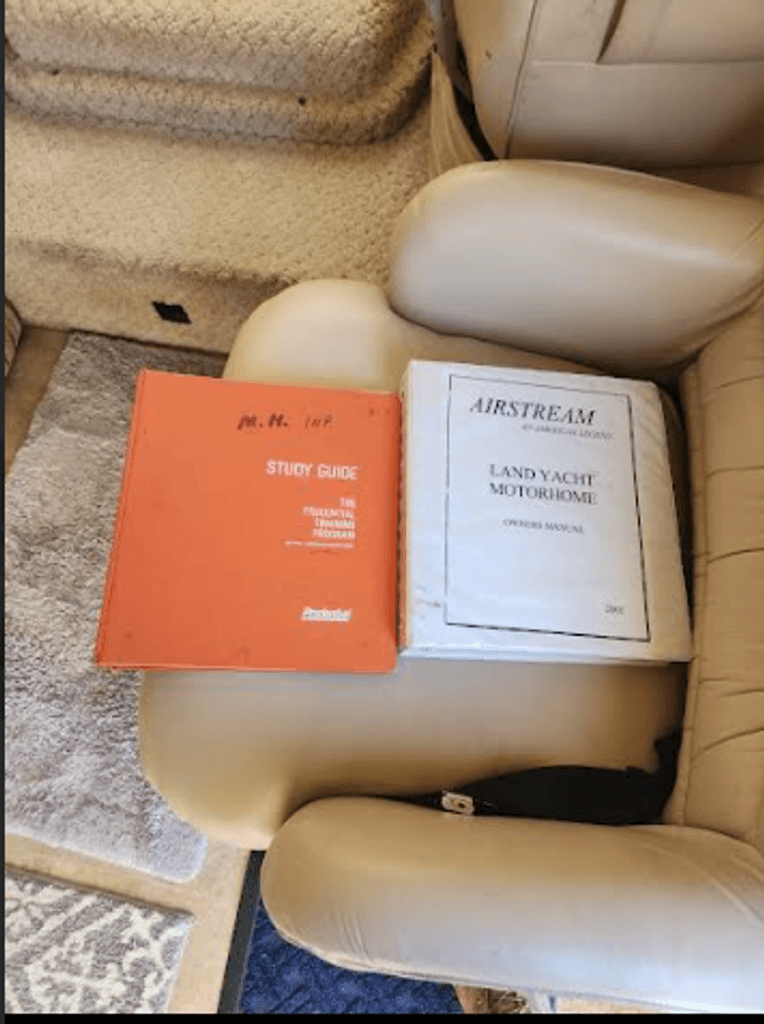 マックス 2005 Airstream Land Yacht 30 - National Vehicle