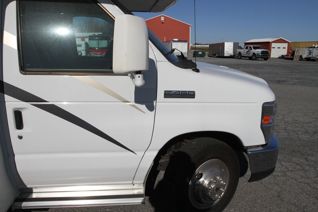 2010 Forest River Sunseeker 3170DS - National Vehicle