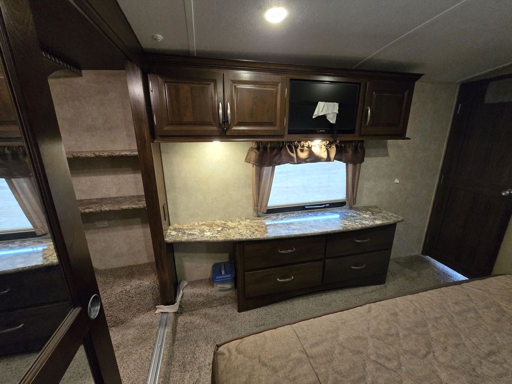 2015 Keystone Montana Mountaineer 295RKD - National Vehicle
