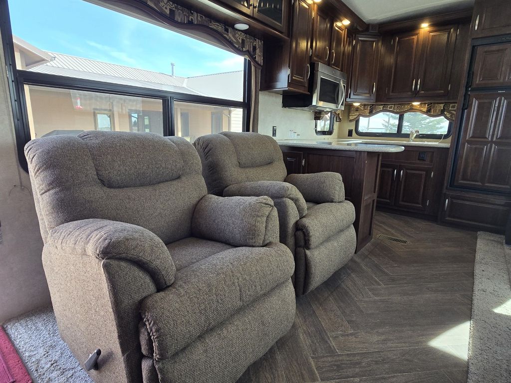 2015 Keystone Montana Mountaineer 295RKD - National Vehicle
