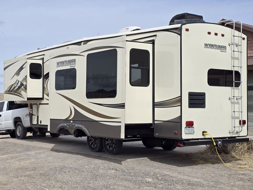 2015 Keystone Montana Mountaineer 295RKD - National Vehicle