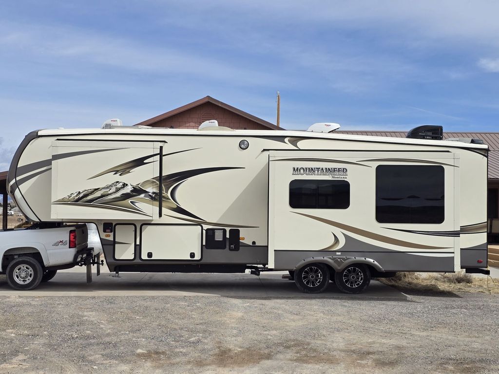 2015 Keystone Montana Mountaineer 295RKD - National Vehicle
