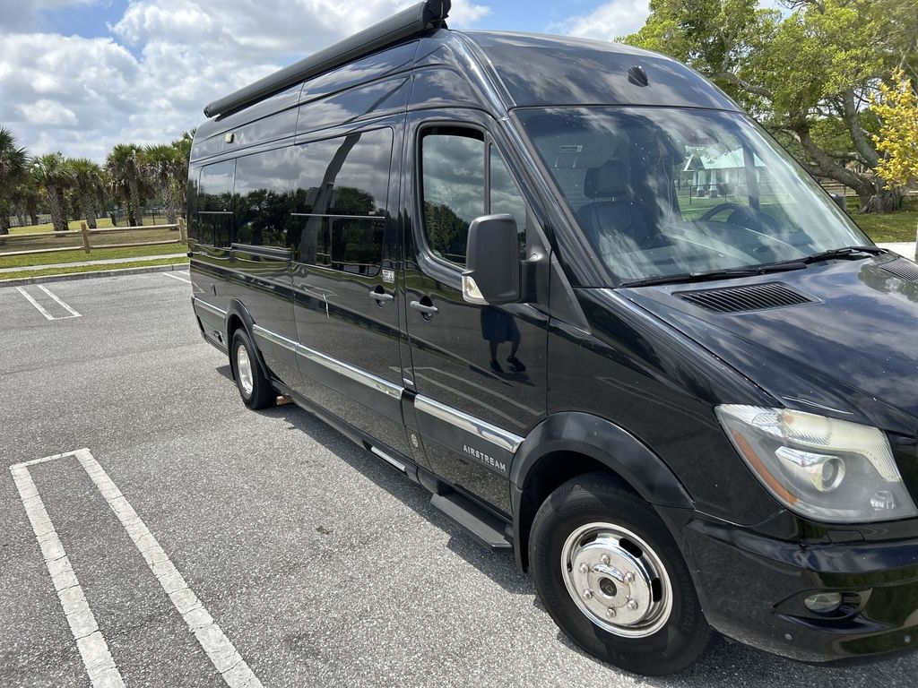 2014 Airstream Interstate 3500 Lounge - National Vehicle