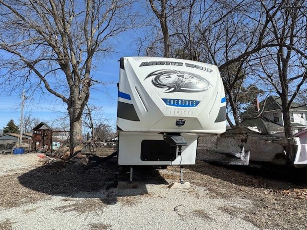 2019 Forest River Cherokee Arctic Wolf 305ML6 - National Vehicle
