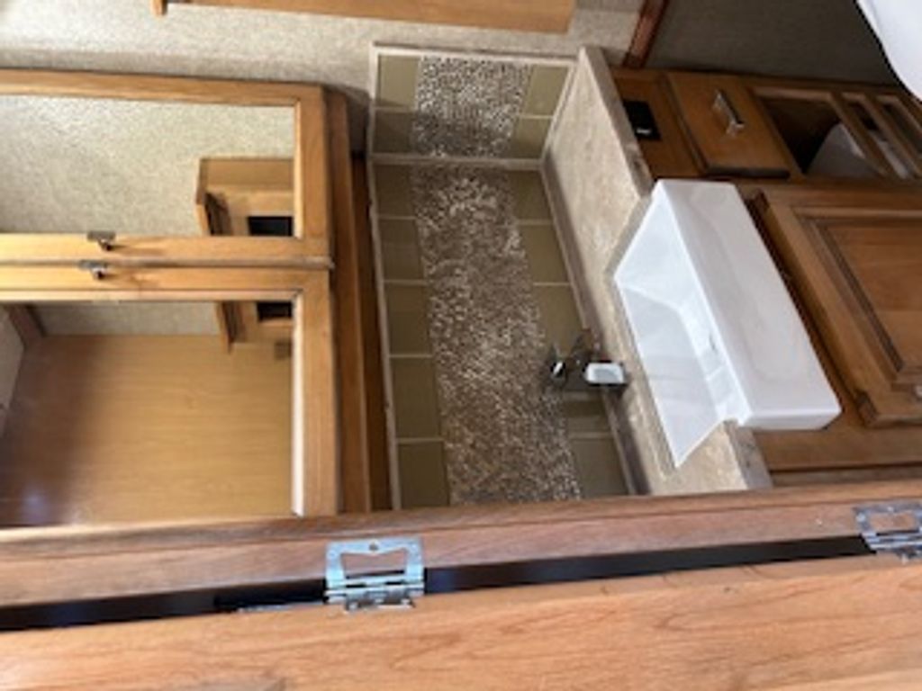 2018 Tiffin Motorhomes Phaeton 40IH - National Vehicle