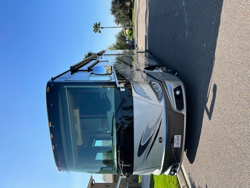 master 様] 2018 Tiffin Motorhomes Phaeton 40IH - National Vehicle