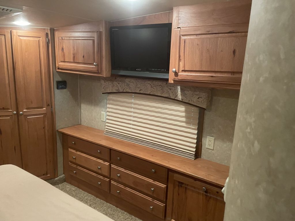 2013 Peterson Excel Winslow 37RKM - National Vehicle