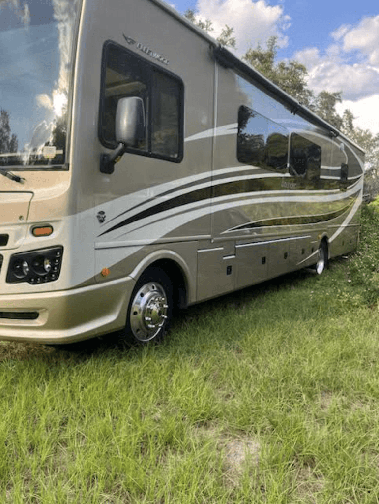 ssベージュ 入荷速報】2024年SS新作！レザージャケットとレザーパンツが入荷