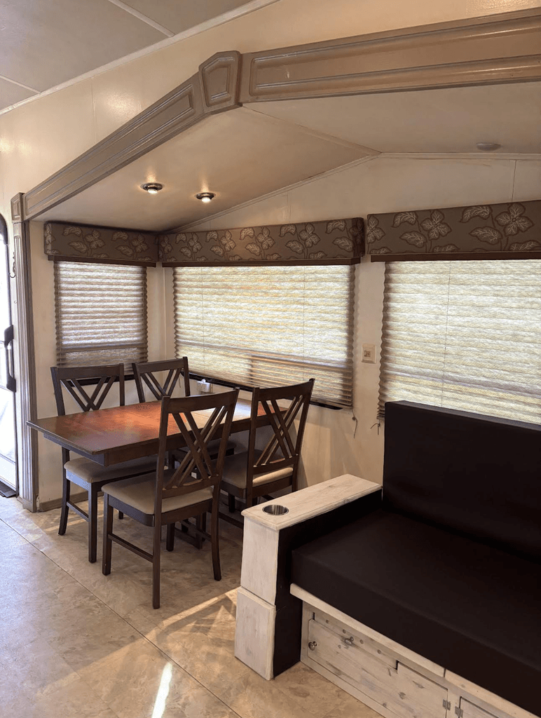 2014 Forest River Cedar Creek Silverback 33RL - National Vehicle